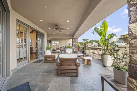 Exterior - 120 C Ave #206, Coronado, CA 92118 photo 1 of 2