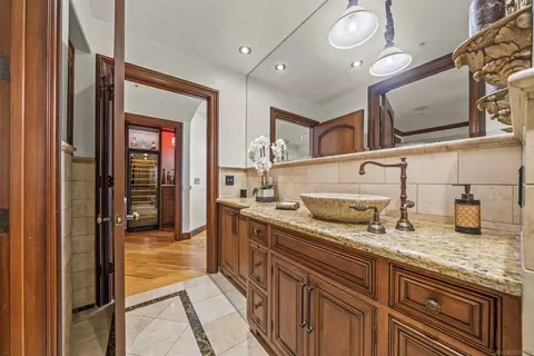 Bath - 120 C Ave #206, Coronado, CA 92118 photo 3 of 10