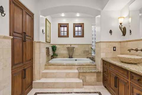 Bath - 120 C Ave #206, Coronado, CA 92118 photo 9 of 10