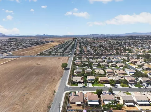 View/Area - 798 Abelia Ln, Perris, CA 92571 photo 5 of 8