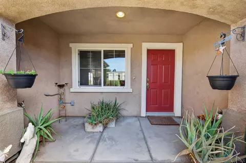 Exterior - 798 Abelia Ln, Perris, CA 92571 photo 3 of 11