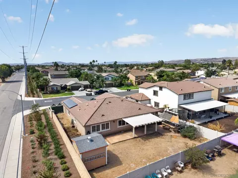 View/Area - 798 Abelia Ln, Perris, CA 92571 photo 4 of 8