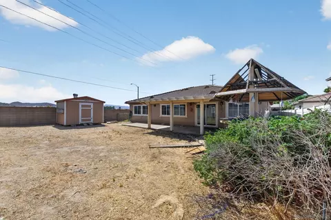 Exterior - 798 Abelia Ln, Perris, CA 92571 photo 8 of 11