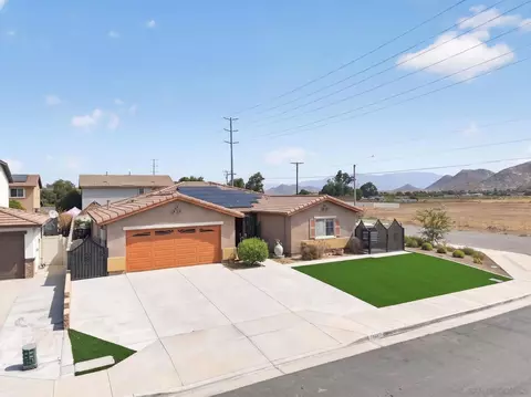 Exterior - 798 Abelia Ln, Perris, CA 92571 photo 9 of 11