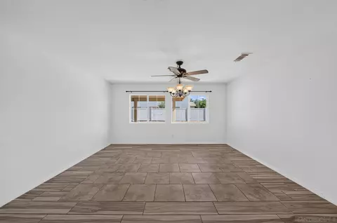 Living - 798 Abelia Ln, Perris, CA 92571 photo 2 of 4