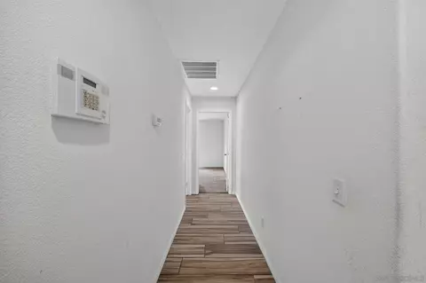 Entry Way - 798 Abelia Ln, Perris, CA 92571 photo 2 of 2
