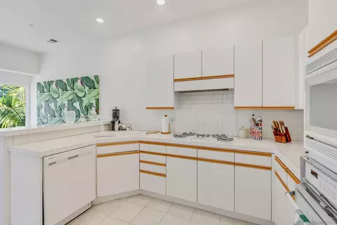 Kitchen - 866 Del Mar Downs, Solana Beach, CA 92075 photo 2 of 2