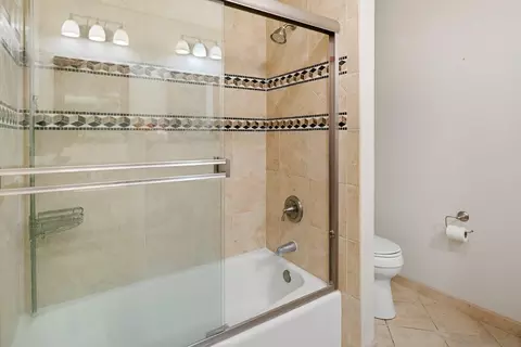 Bath - 4116 Mars Way, La Mesa, CA 91941 photo 4 of 6