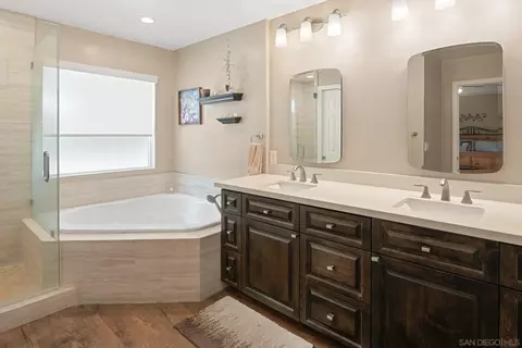 Bath - 4116 Mars Way, La Mesa, CA 91941 photo 1 of 6