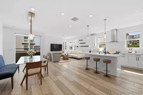 2702 Via Avella, San Diego, CA 92108