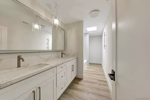 Bath - 4491 Glen, La Mesa, CA 91941 photo 3 of 4