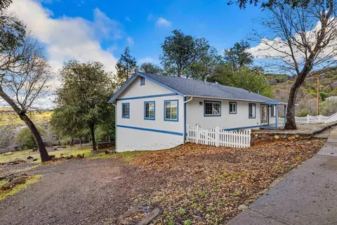 Exterior - 17009 Iron Springs Rd, Julian, CA 92036 photo 4 of 20