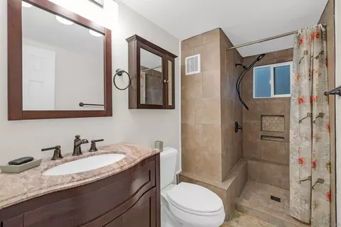 Bath - 17009 Iron Springs Rd, Julian, CA 92036 photo 5 of 7