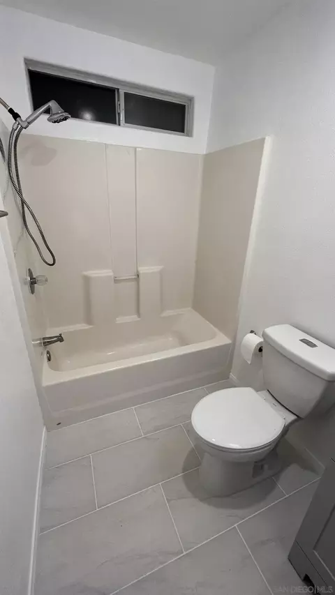 Bath - 17009 Iron Springs Rd, Julian, CA 92036 photo 6 of 7