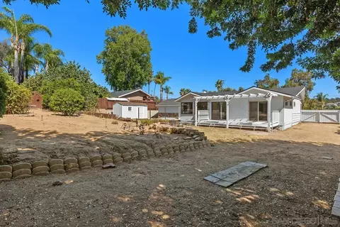 Exterior - 2738 Oak Hill Dr, Escondido, CA 92027 photo 7 of 8