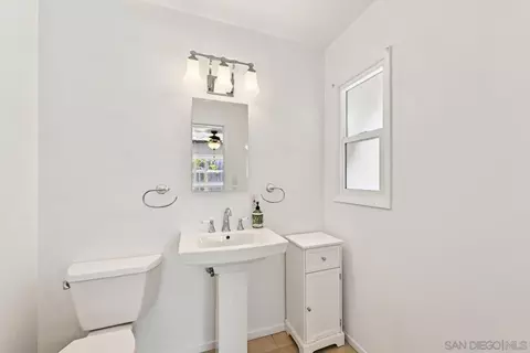 Bath - 12509 Taunt Rd, Poway, CA 92064 photo 3 of 3