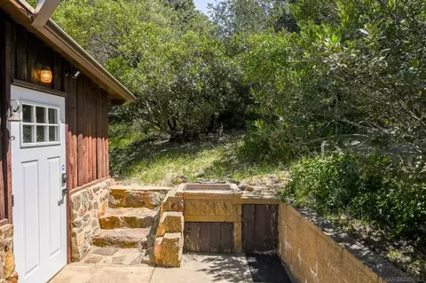 Exterior - 2727 Lakeview Dr, Julian, CA 92036 photo 3 of 12
