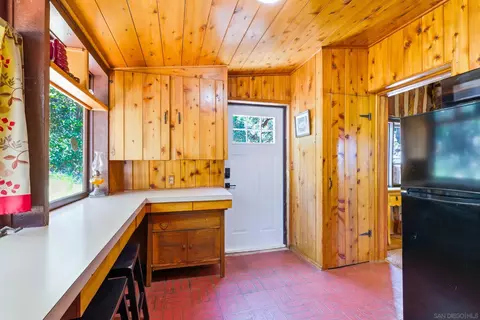 Kitchen - 2727 Lakeview Dr, Julian, CA 92036 photo 3 of 3