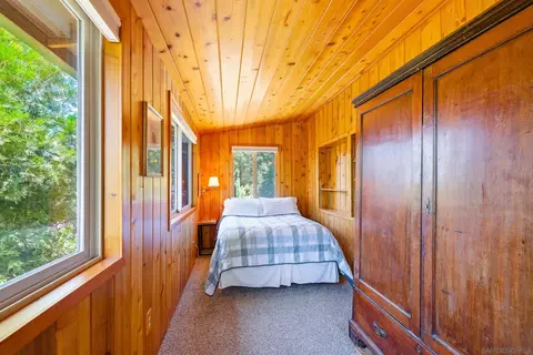 Bedroom - 2727 Lakeview Dr, Julian, CA 92036 photo 2 of 2