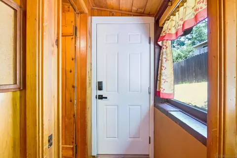 Entry Way - 2727 Lakeview Dr, Julian, CA 92036 photo 1 of 2