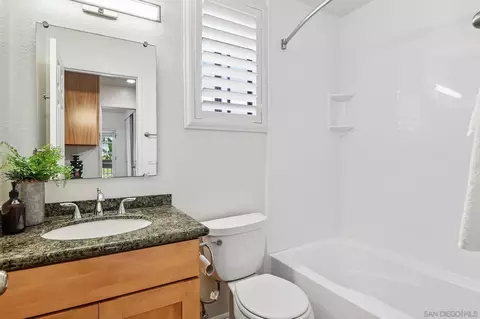 Bath - 1680 N Coast Highway 101 #30, Encinitas, CA 92024 photo 3 of 3