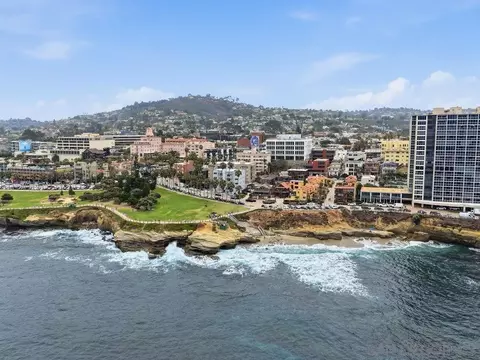 View/Area - 939 Coast Blvd UNIT 103, La Jolla, CA 92037 photo 1 of 2