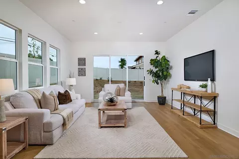 Living - 781 Michael Ct, Vista, CA 92081 photo 6 of 6