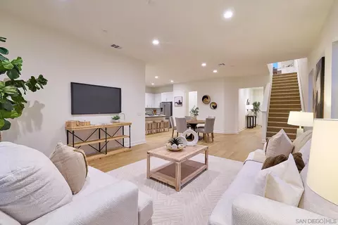 Living - 781 Michael Ct, Vista, CA 92081 photo 4 of 6