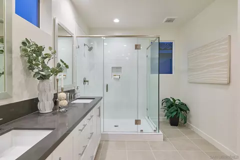 Bath - 781 Michael Ct, Vista, CA 92081 photo 1 of 6