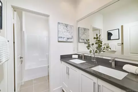 Bath - 781 Michael Ct, Vista, CA 92081 photo 5 of 6