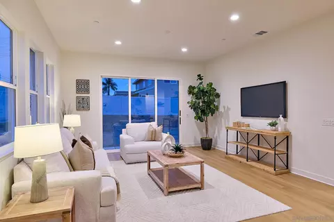 Living - 781 Michael Ct, Vista, CA 92081 photo 2 of 6