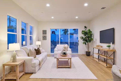 Living - 781 Michael Ct, Vista, CA 92081 photo 1 of 6