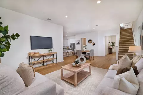 Living - 781 Michael Ct, Vista, CA 92081 photo 5 of 6