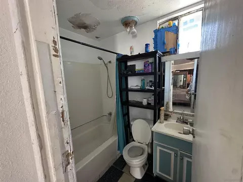 Bath - 1005 Paraiso Ave, Spring Valley, CA 91977 photo 3 of 3