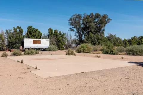 2465 Meloland Rd #1, El Centro, CA 92243 photo 2