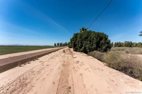 2465 Meloland Rd #1, El Centro, CA 92243 photo 15