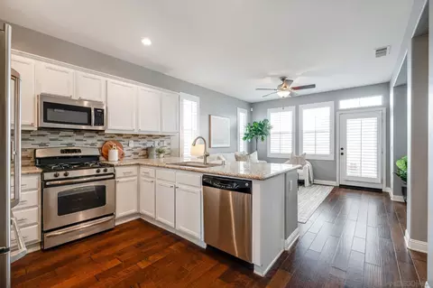 Kitchen - 31878 Red Pne, Temecula, CA 92592 photo 2 of 2