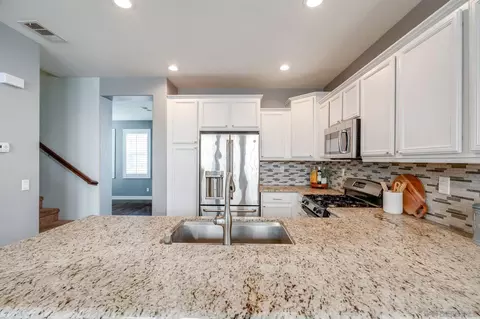 Kitchen - 31878 Red Pne, Temecula, CA 92592 photo 1 of 2