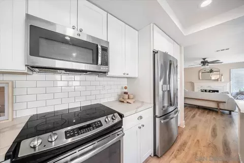 Kitchen - 3580 Normandy Cir, Oceanside, CA 92056 photo 3 of 6