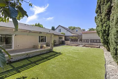 Exterior - 2589 Joann Dr, Oceanside, CA 92056 photo 6 of 10