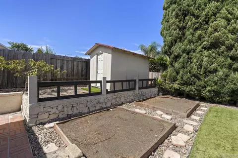 Exterior - 2589 Joann Dr, Oceanside, CA 92056 photo 9 of 10
