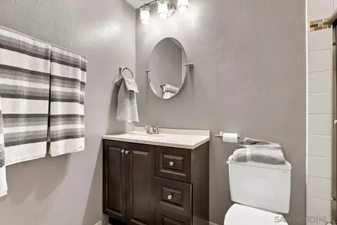Bath - 9522 Jim Ln, Santee, CA 92071 photo 2 of 4