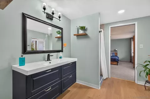 Bath - 2335 Beverly St, Ramona, CA 92065 photo 4 of 4