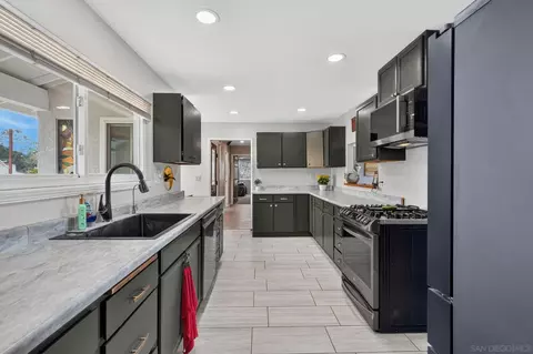 Kitchen - 2335 Beverly St, Ramona, CA 92065 photo 4 of 5