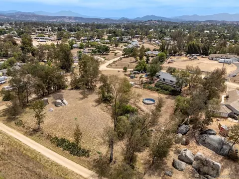 View/Area - 2335 Beverly St, Ramona, CA 92065 photo 3 of 4