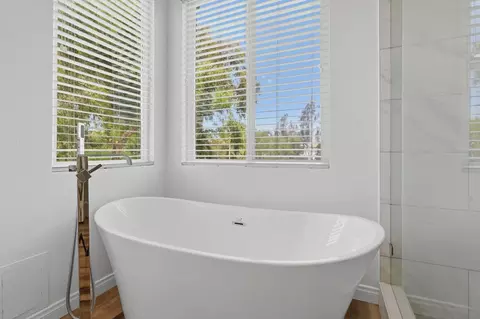 Bath - 12256 Pepper Tree Ln, Poway, CA 92064 photo 3 of 4