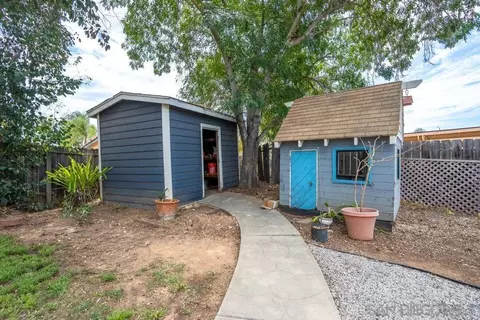 Exterior - 2109 Beartrap Pl, Escondido, CA 92027 photo 14 of 15