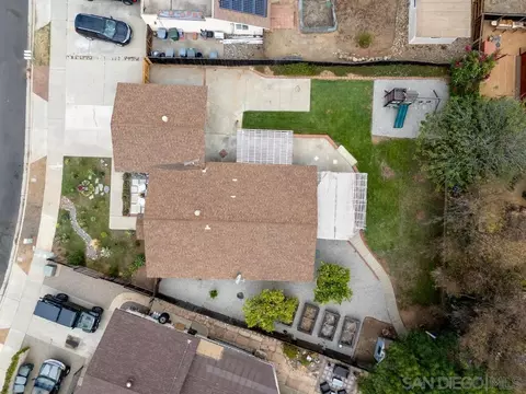 View/Area - 2109 Beartrap Pl, Escondido, CA 92027 photo 2 of 10