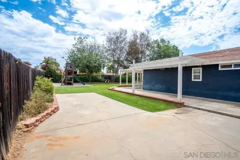 Exterior - 2109 Beartrap Pl, Escondido, CA 92027 photo 8 of 15