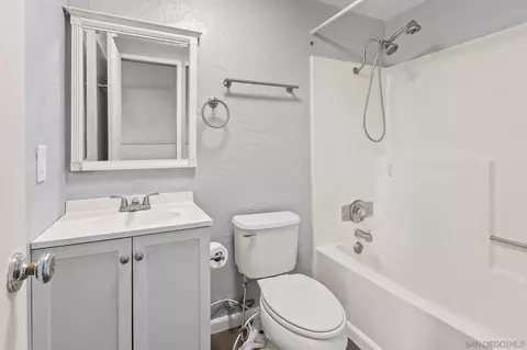 Bath - 1608 Ramona Ave, Spring Valley, CA 91977 photo 1 of 2